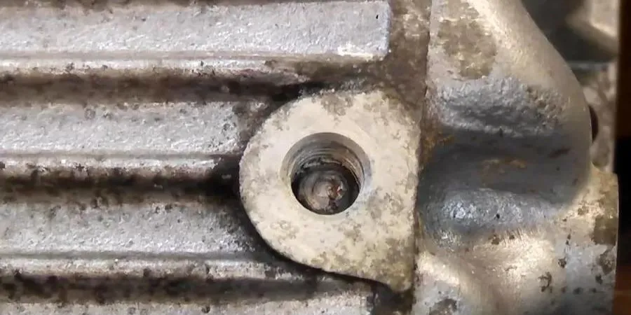 چگونه پیچ شکسته را باز کنیم